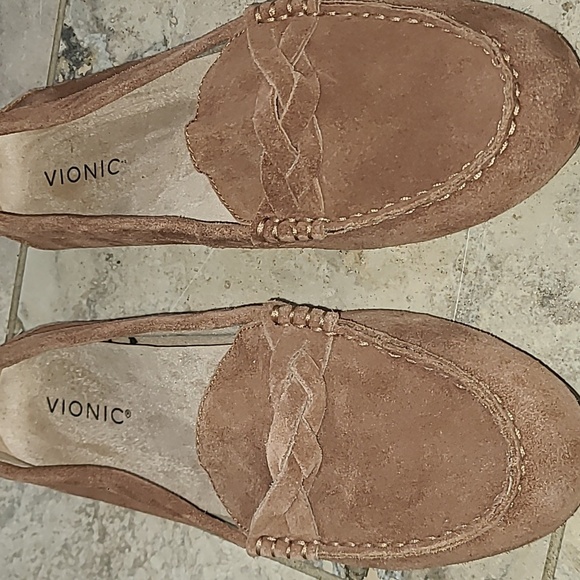 Vionic Tan Flats Moccasin-Style Loafers NWOB - Picture 3 of 7